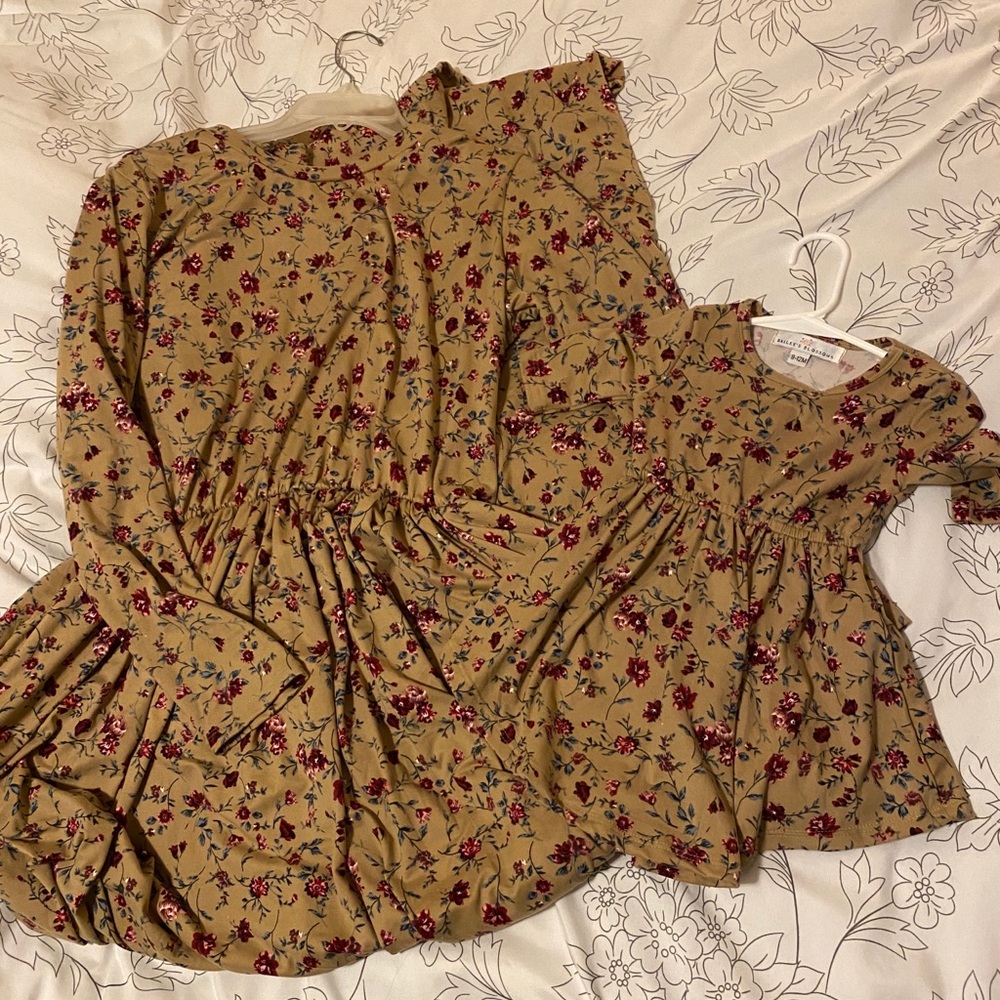 Mommy and me floral dresses - Picture 2 of 4